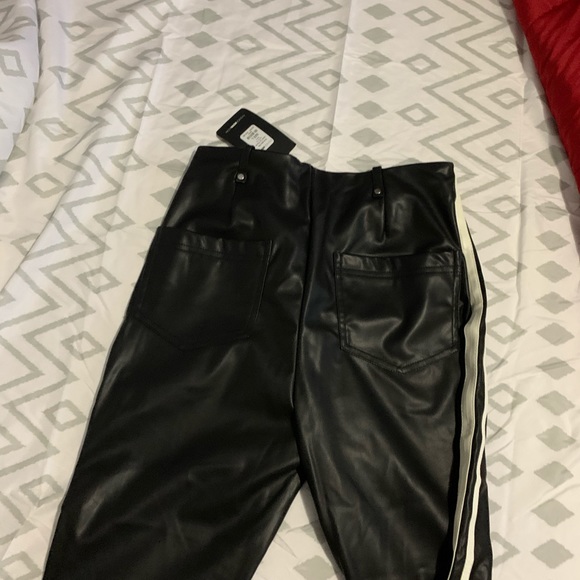 Leather like leggings - Picture 2 of 3